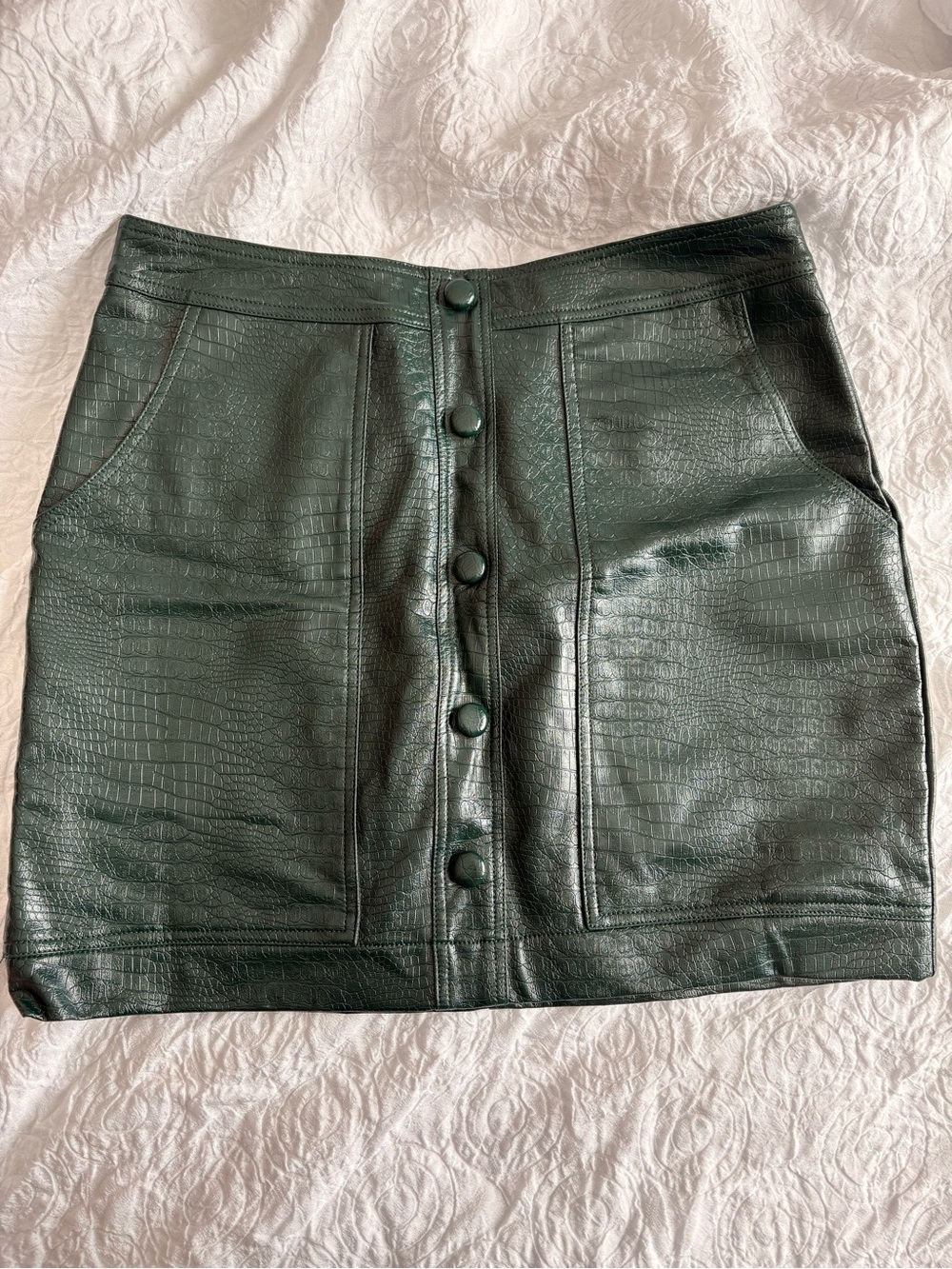 KITTENISH by Jessie James Decker Green Croc Faux Leather Mini Skirt